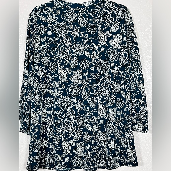 Dark teal and cream floral blouse, size large - Picture 6 of 8